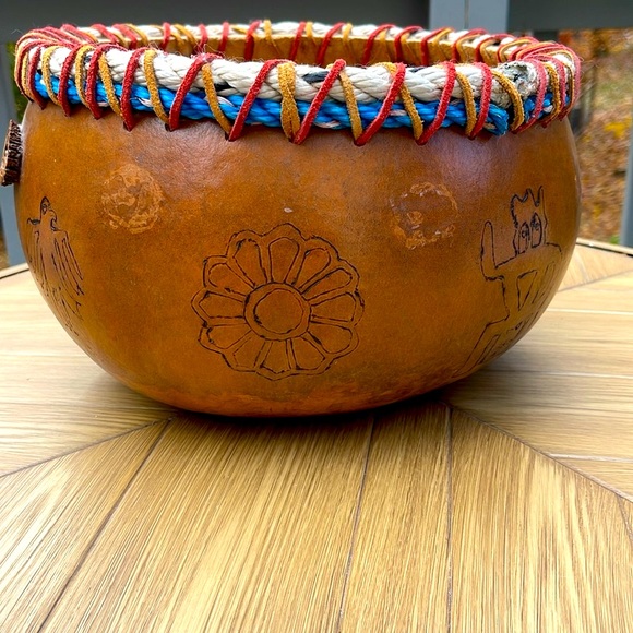 Large Gourd Bowl - Picture 7 of 8